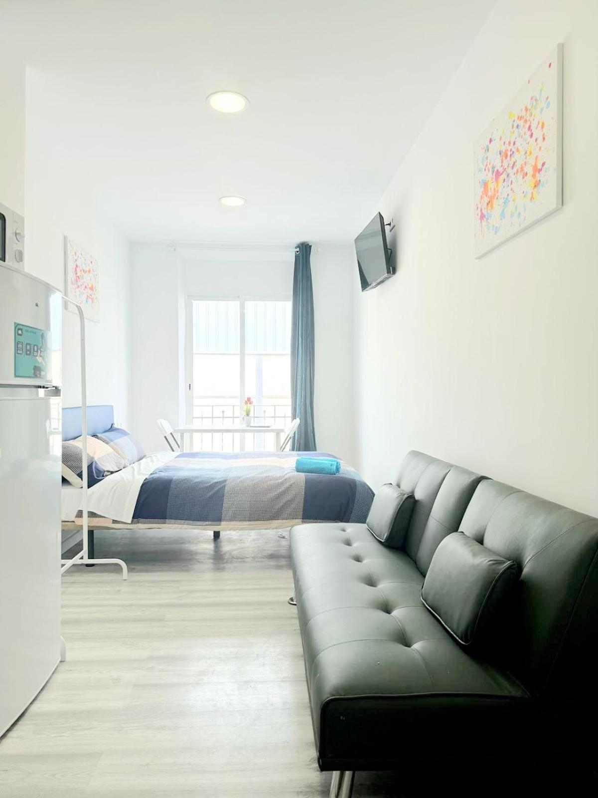 Apartamentos Aeropuerto Valencia มานิเซส ภายนอก รูปภาพ
