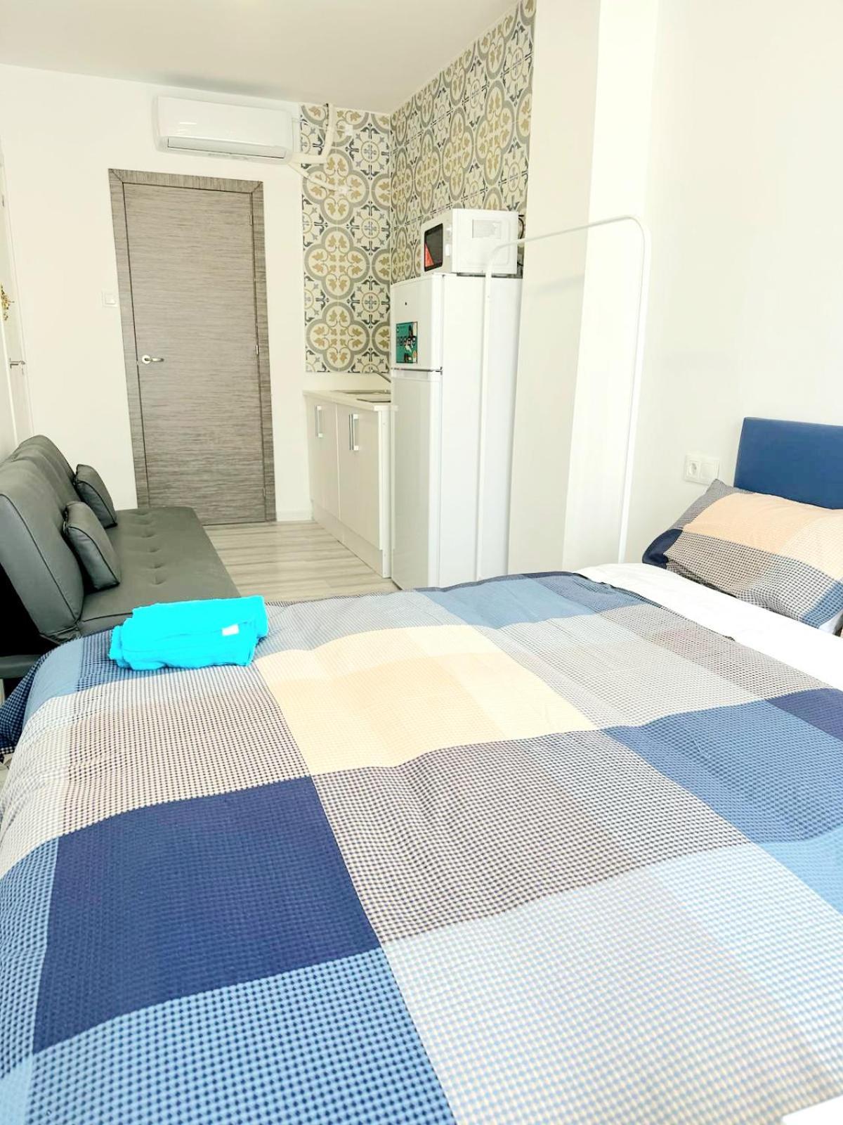 Apartamentos Aeropuerto Valencia มานิเซส ภายนอก รูปภาพ